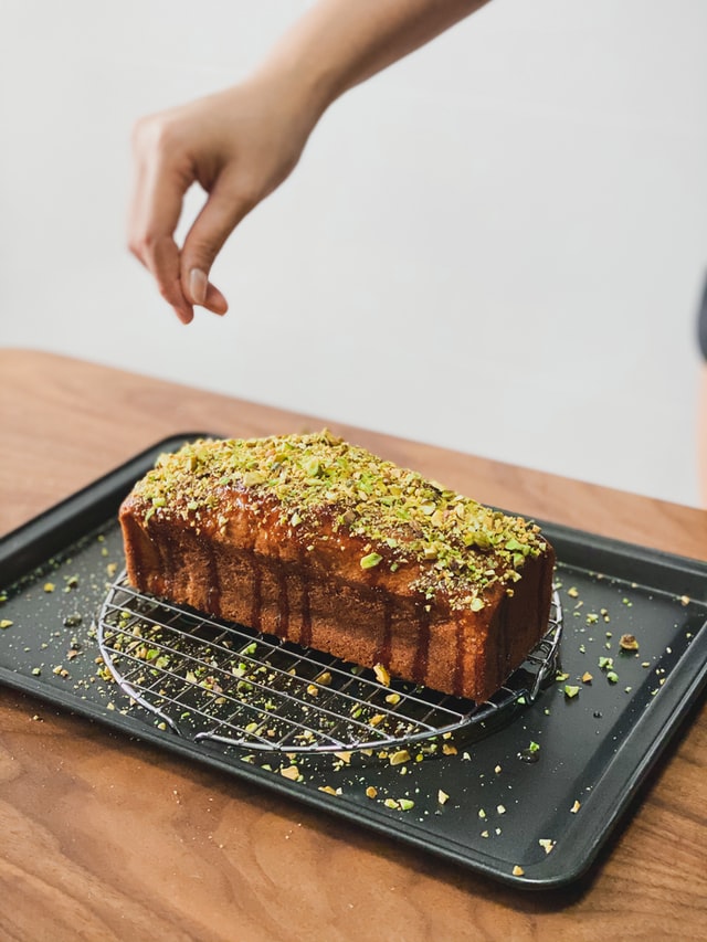 شیرینی پزی با پسته
